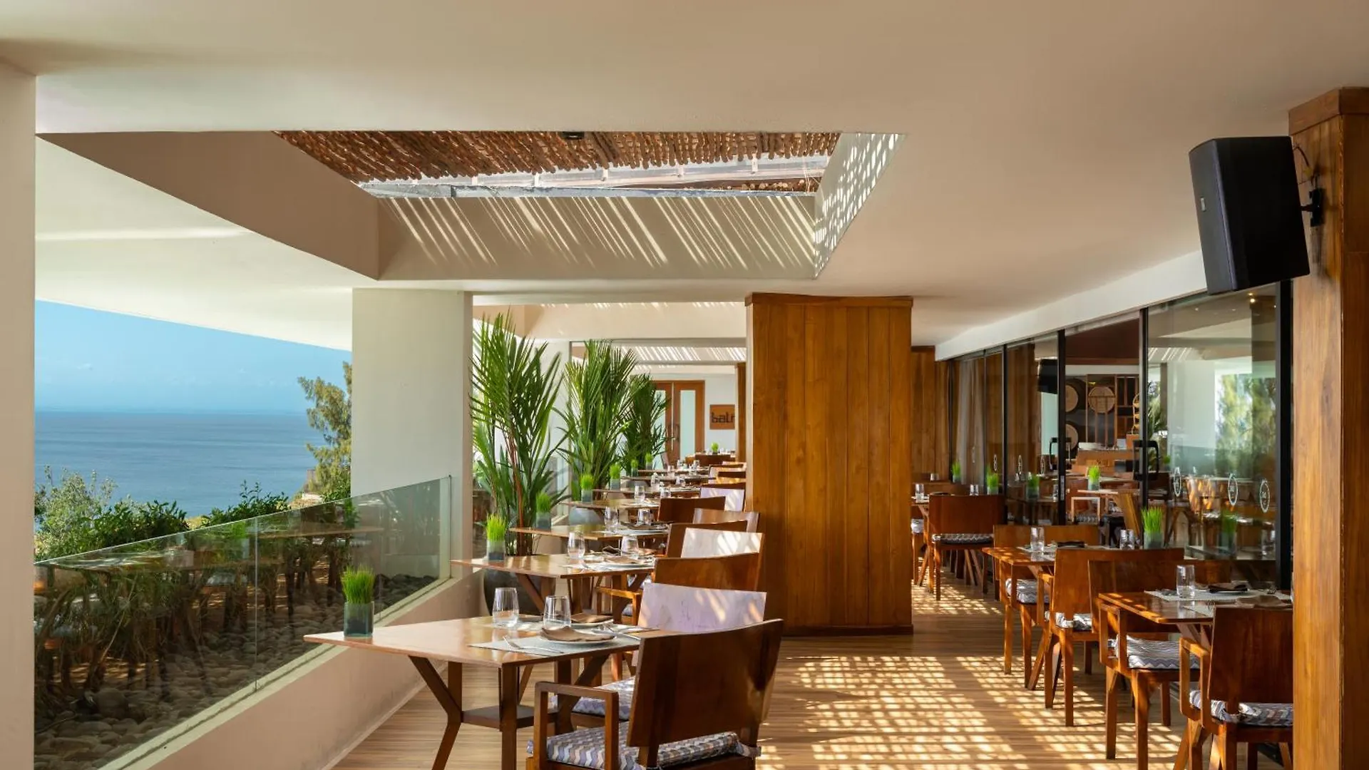 Anantara Uluwatu Bali Resort  Uluwatu (Bali)